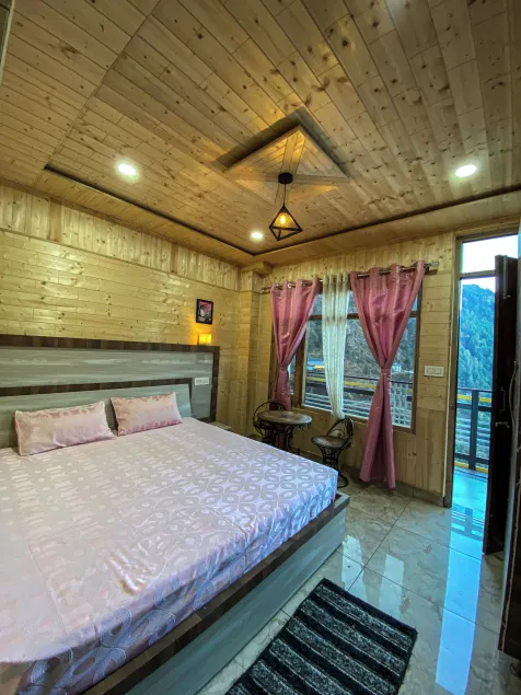 Alpine Crest Homestay - Image 1