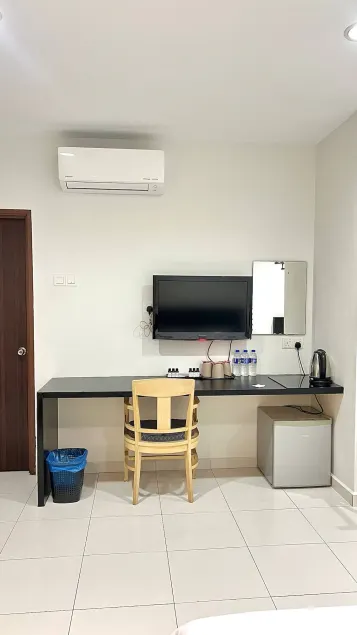 Melody Inn Hotel - Image 1