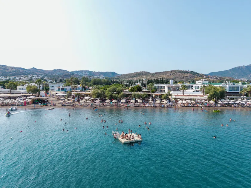 Kefi Beach & Suites - Image 1