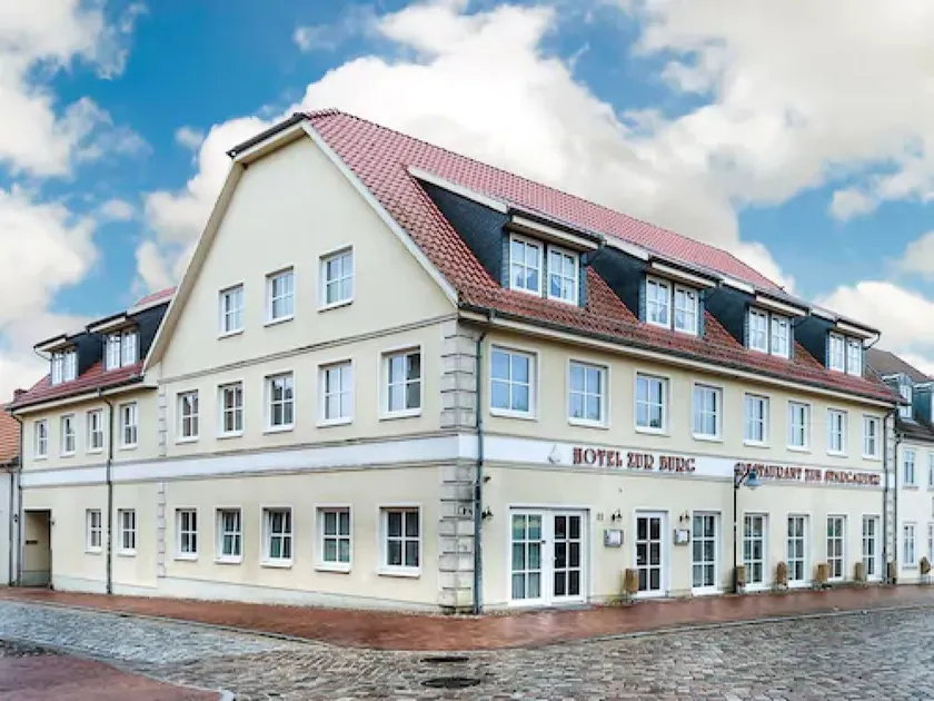 Hotel zur Burg - Image 1