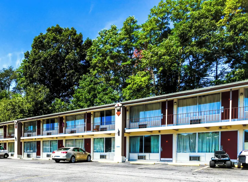 Edyn Hotel By Townhouse Wytheville US 52 - Image 1