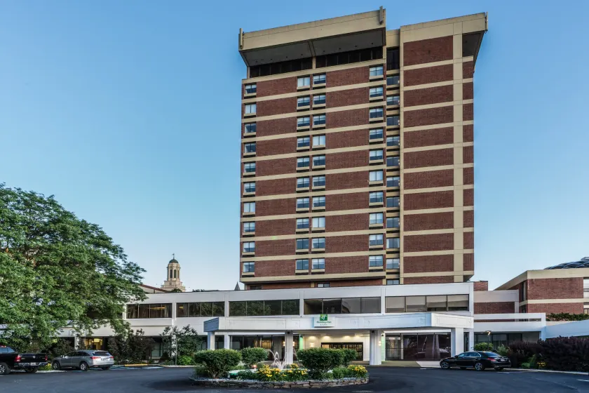 Holiday Inn & Suites Pittsfield-Berkshires by IHG - Image 1