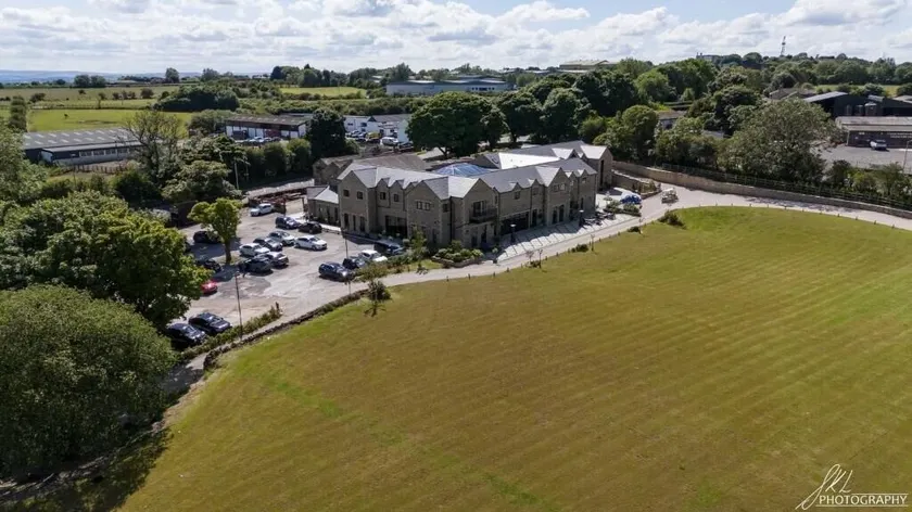 Walton View Hotel - Image 1