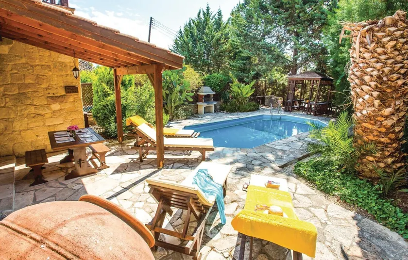 Stunning Home in Miliou Paphos With 3 Bedrooms, Sauna and Outdoor Swimming Pool - Image 1