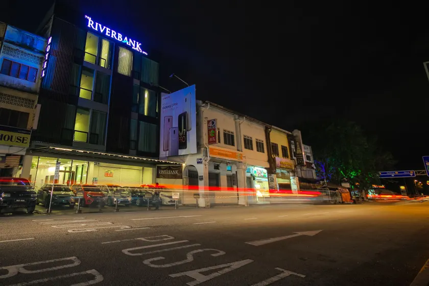 The Riverbank Hotel - Image 1