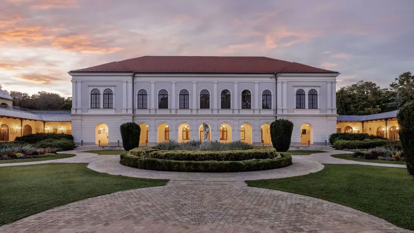 Anna Grand Hotel - Image 1