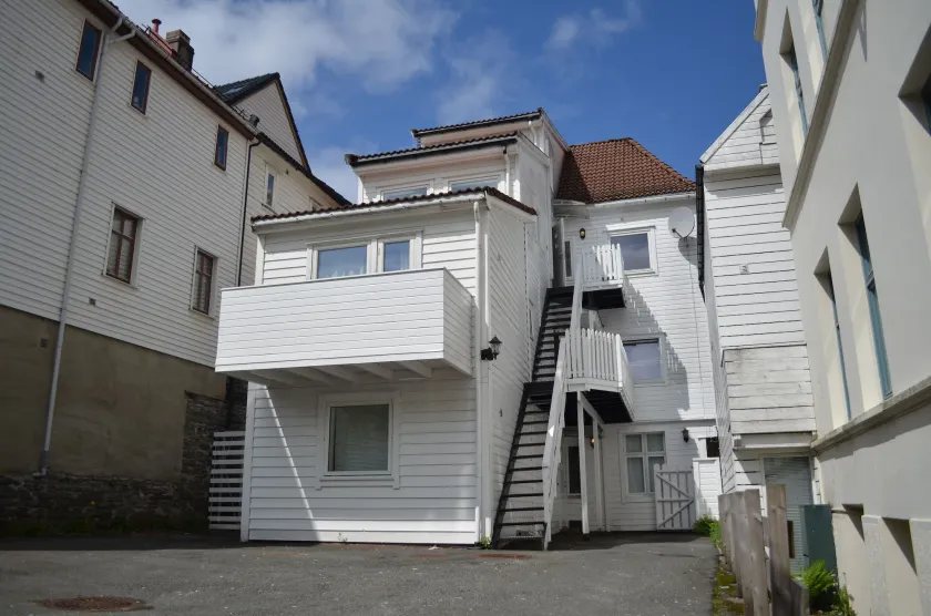 Mi Casa Tu Casa - Image 1