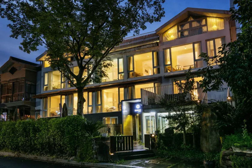 Floral Hotel Hangzhou Yunqi Fanjinglan - Image 1