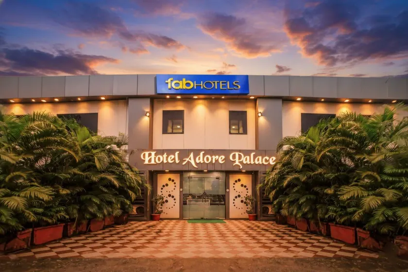 Via The Adore Palace - Image 1