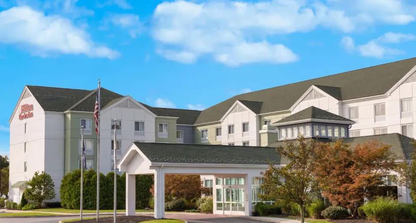 Hilton Garden Inn Islip/MacArthur Airport - Image 1