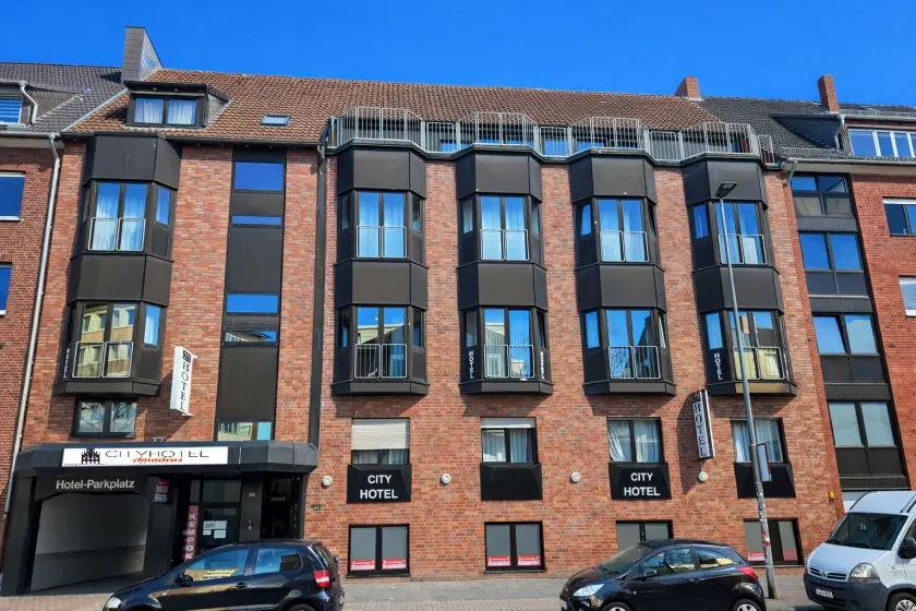 Cityhotel Amadeus - 3 Sterne Superior - Image 1