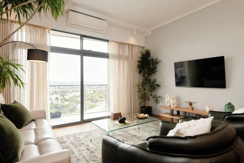 Spettacolare appartamento adatto alle famiglie con terrazza, piscina e giardino | Vista sulla città - Image 1