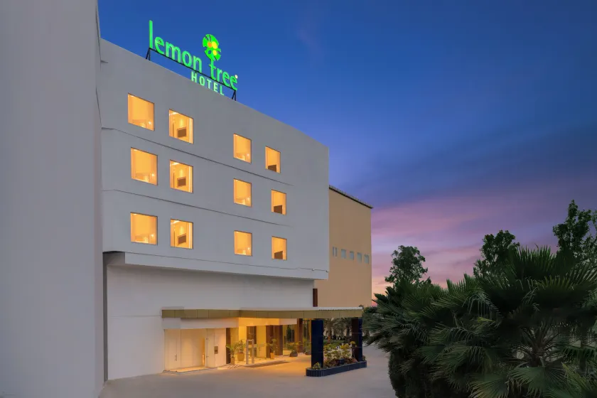 Lemon Tree Hotel Chandausi  - Image 1