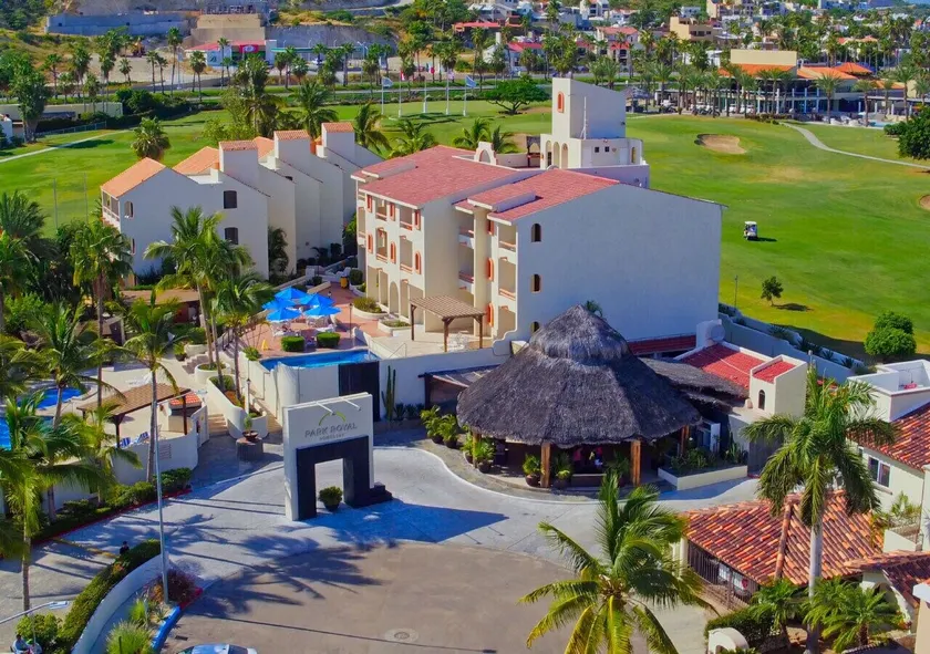 Park Royal Homestay Los Cabos - Image 1