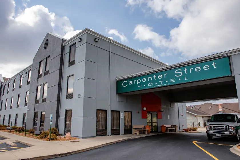 Carpenter Street Hotel - Image 1
