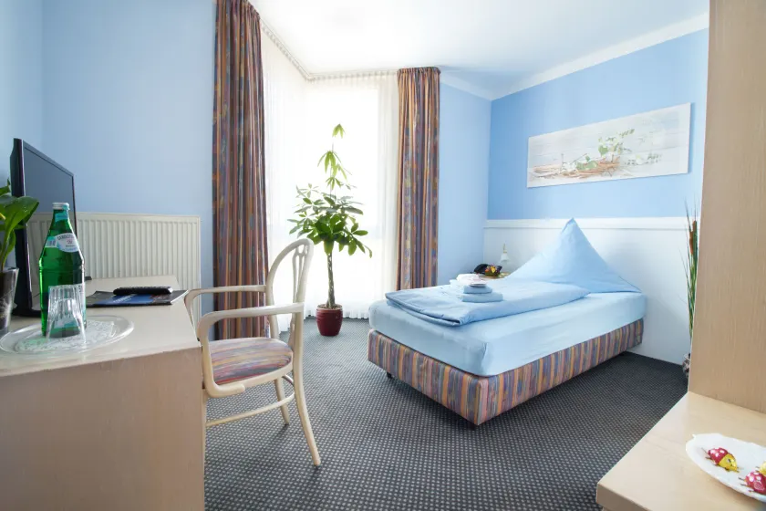 Hotel Zum Eisenhammer - Image 1