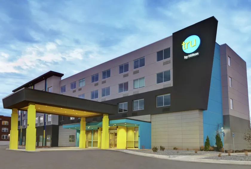 Tru by Hilton Springfield Downtown - Image 1