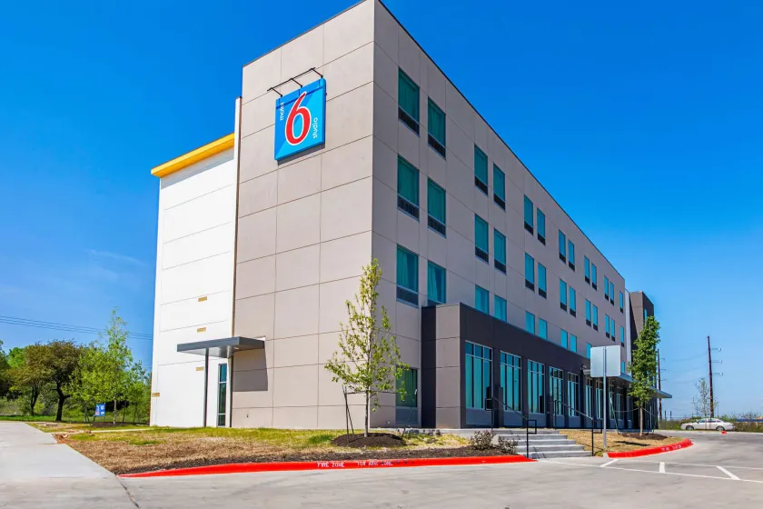 Studio 6 Austin Airport - Image 1