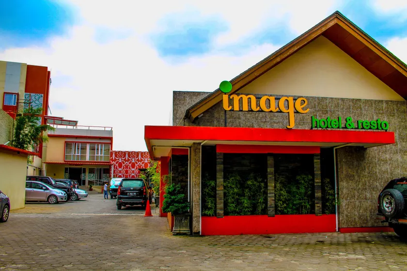 Image Hotel & Resto - Image 1