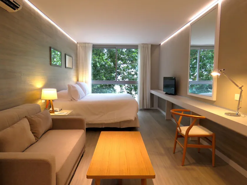 Smart Hotel Montevideo - Image 1