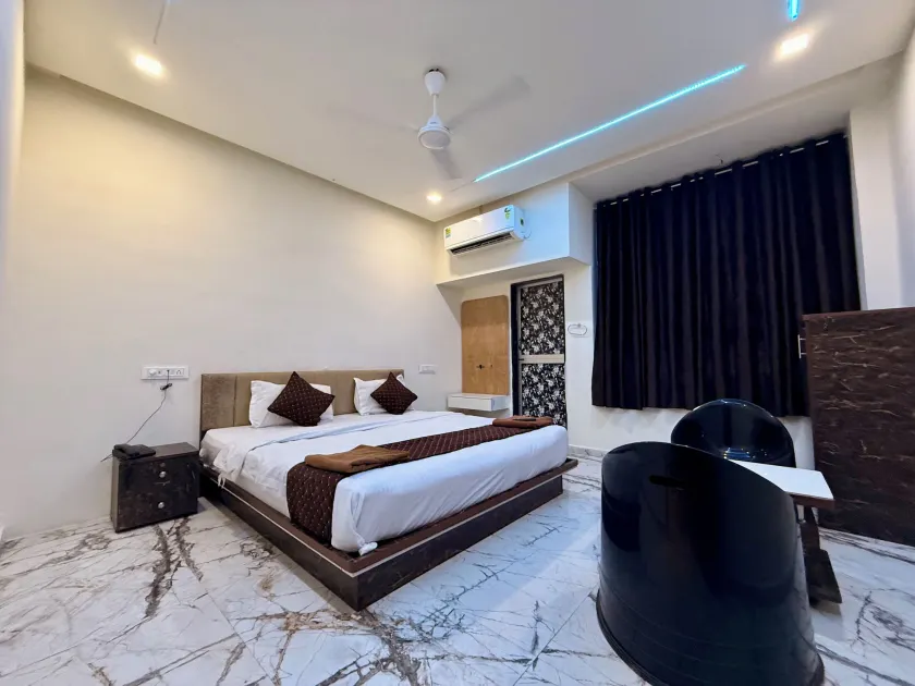 Hotel White Palace - Image 1