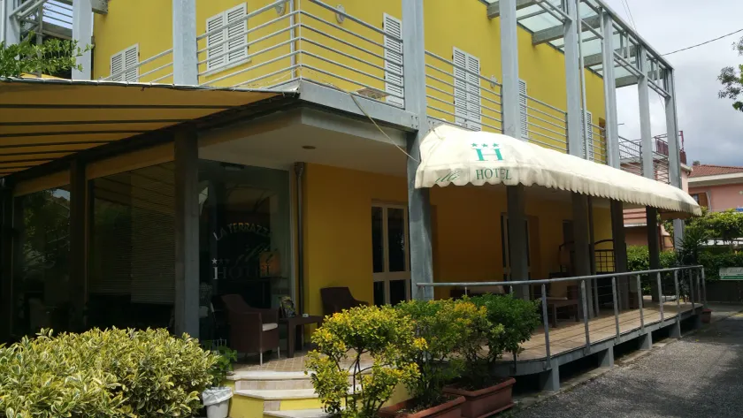 Hotel ILLI - Image 1