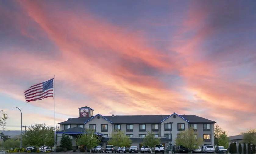 Best Western Plus Ellensburg Hotel - Image 1