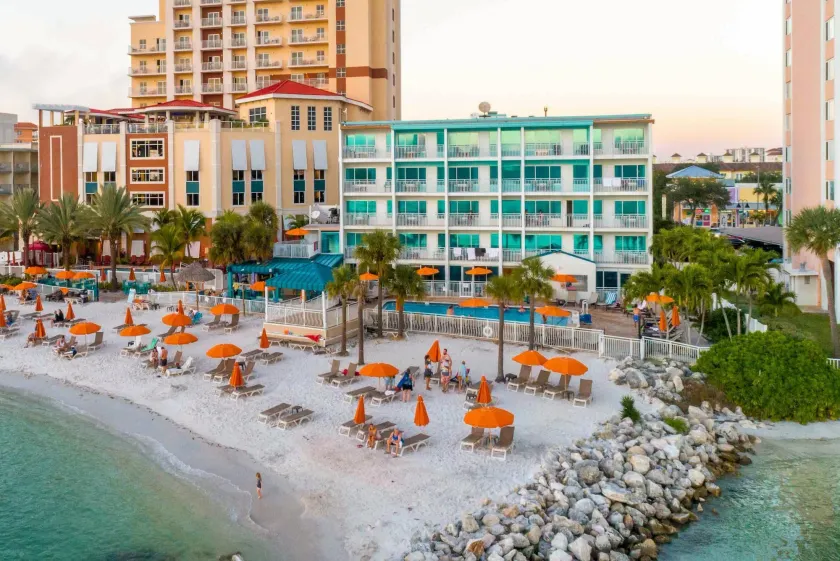 Dolphin Sands Clearwater Beach, an Ascend Collection Hotel - Image 1