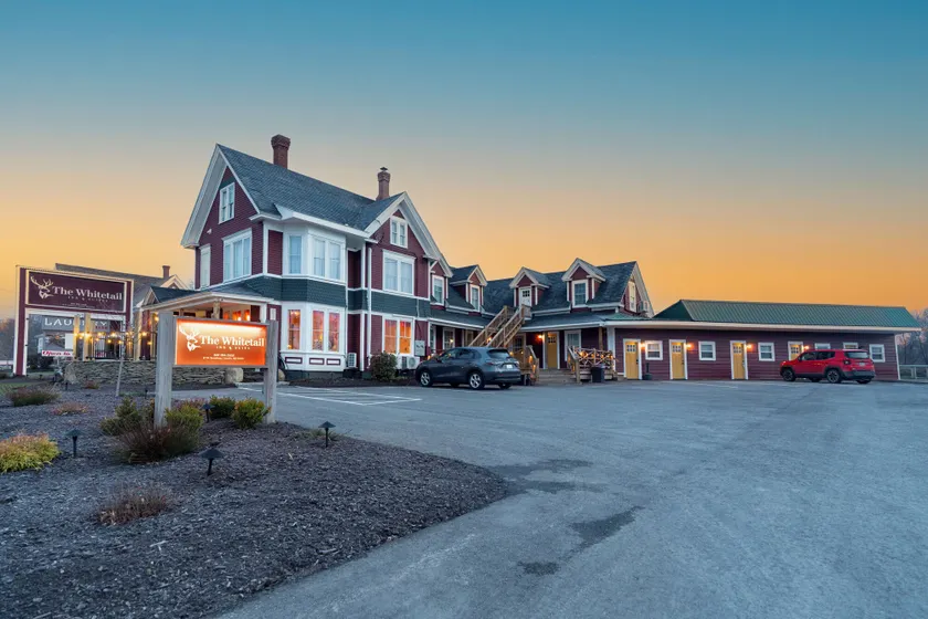 The Whitetail Inn and Suites- Lincoln - Image 1