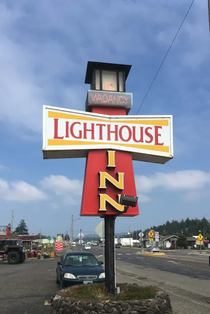Lighthouse Inn - Image 1
