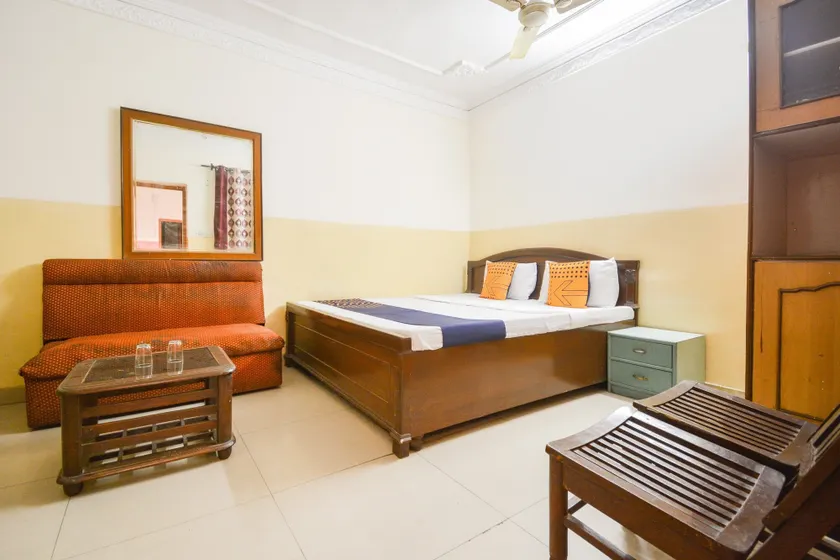 SPOT ON 36686 Hotel Om Shanti Palace - Image 1