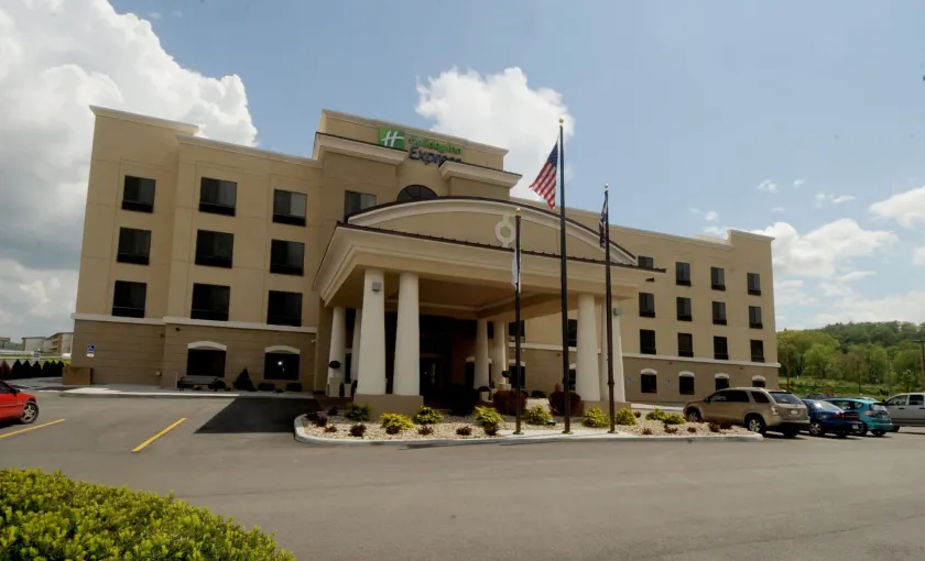 Holiday Inn Express Somerset by IHG - Image 1
