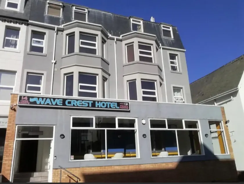 OYO Wave Crest Hotel - Image 1