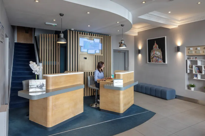 Holiday Inn Express London Victoria by IHG - Image 1
