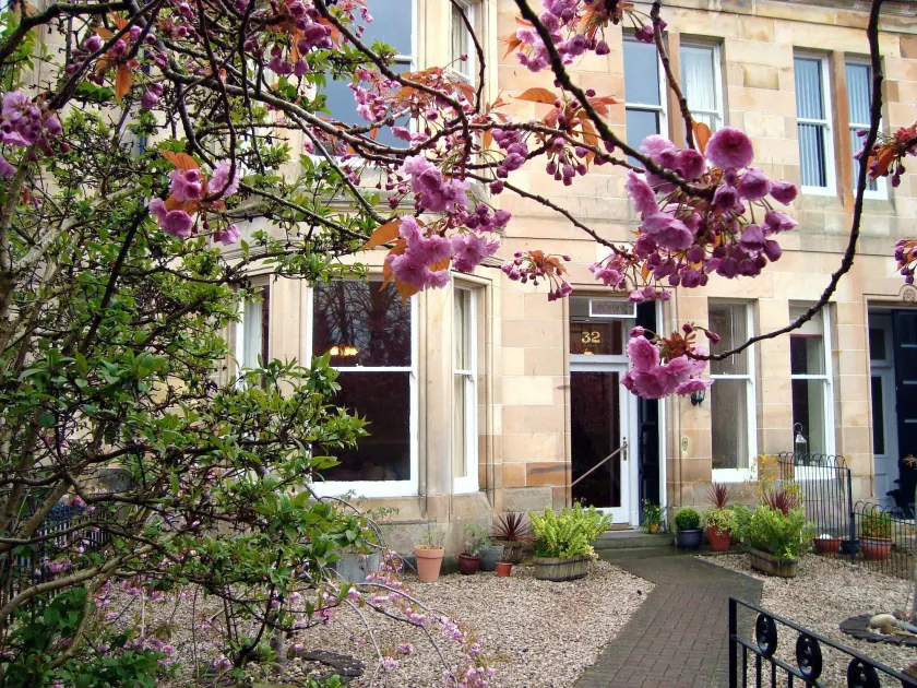 Lochinver Guesthouse - Image 1