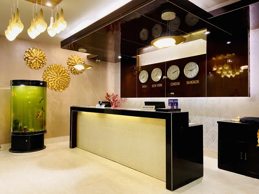 Hotel KRC Palace - Image 1