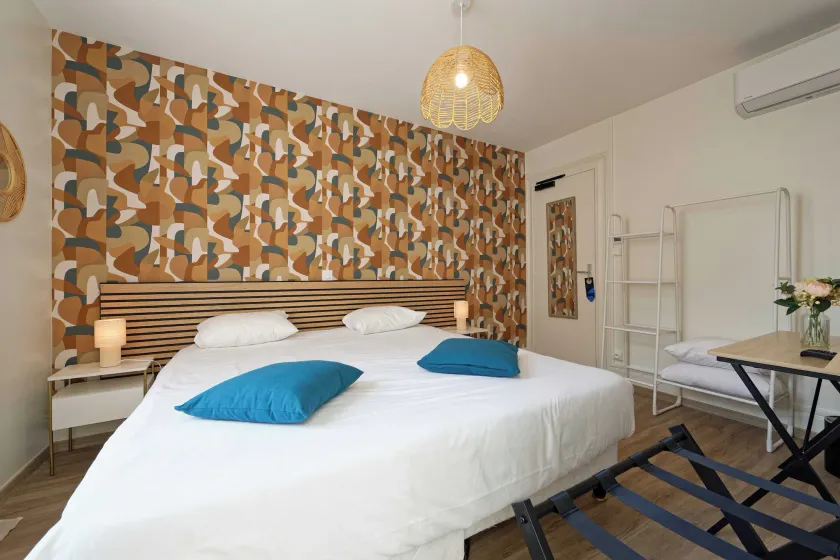 Hôtel le Terminus et son restaurant Côte à Côte - Chambres rénovées - Image 1