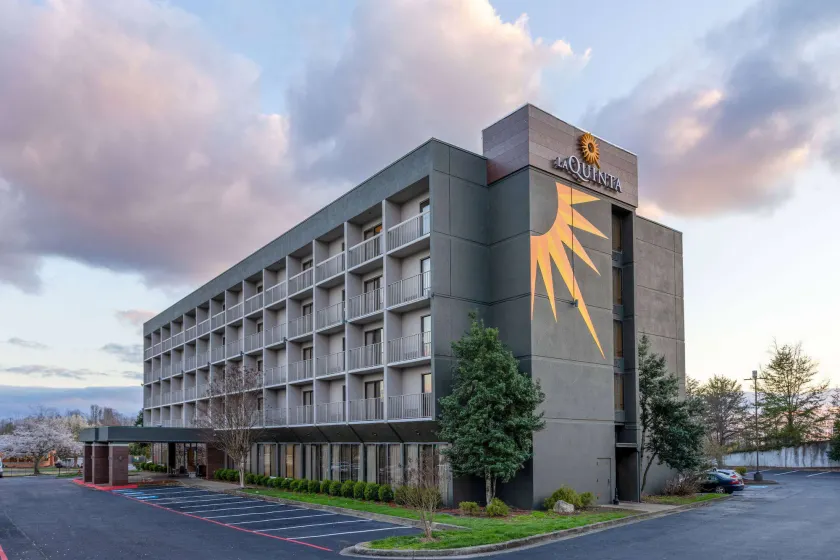 La Quinta by Wyndham Kingsport Tri Cities Airport - Image 1
