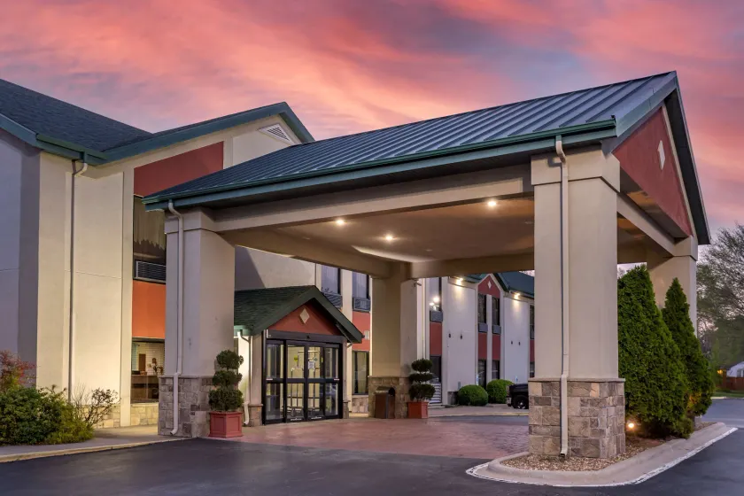 Best Western Plus Springfield Airport Inn - Image 1