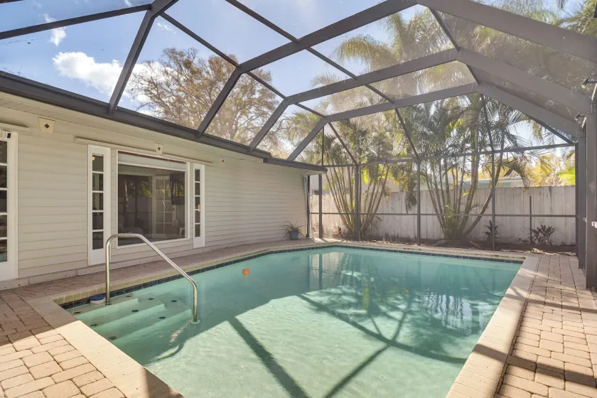 Poolside Oasis! Family Escape in Safety Harbor - Image 1