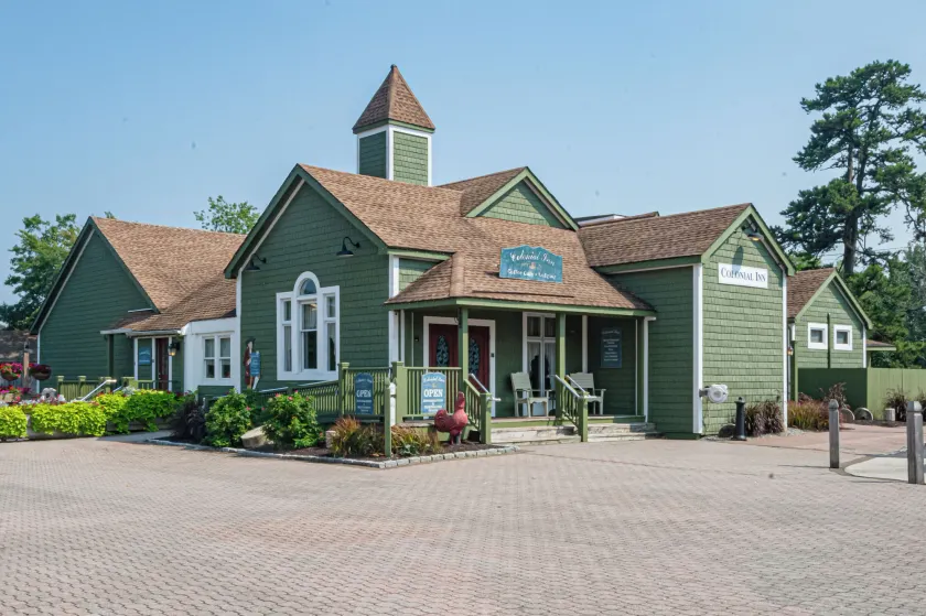 Colonial Inn - Image 1