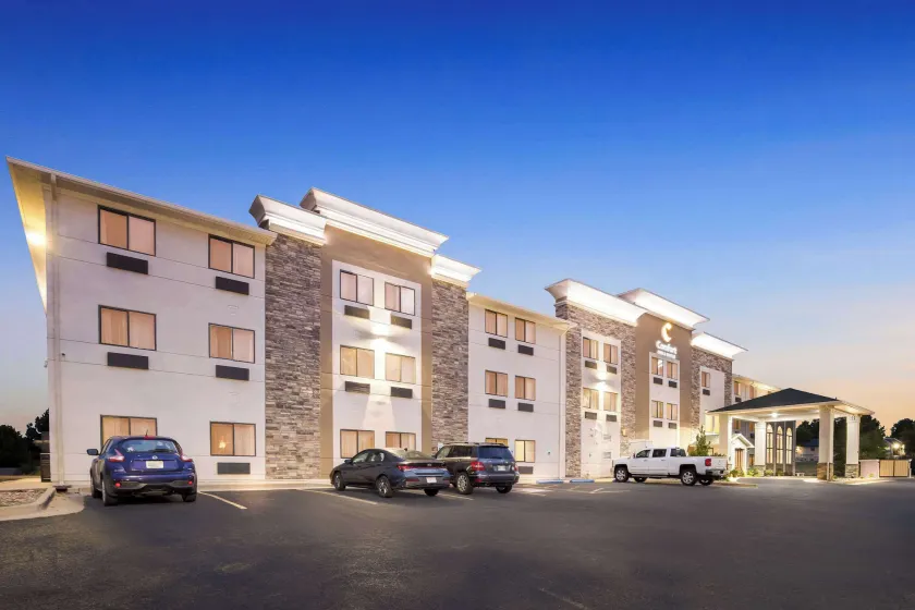 Comfort Inn & Suites Pueblo - Image 1