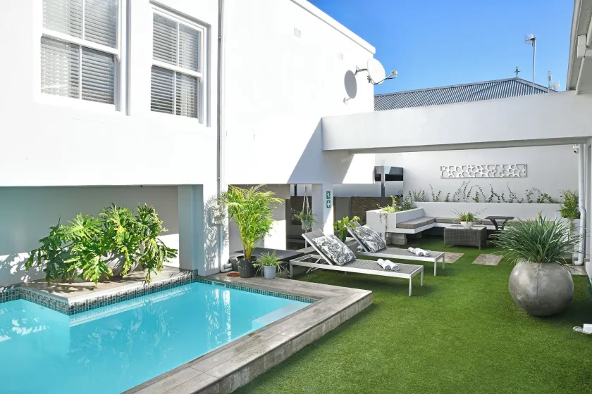 Le Petit Bijou Aparthotel - Image 1