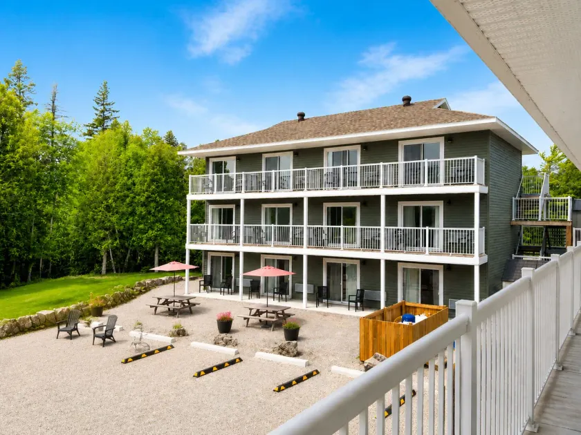 Escarpment Heights Motel - Image 1