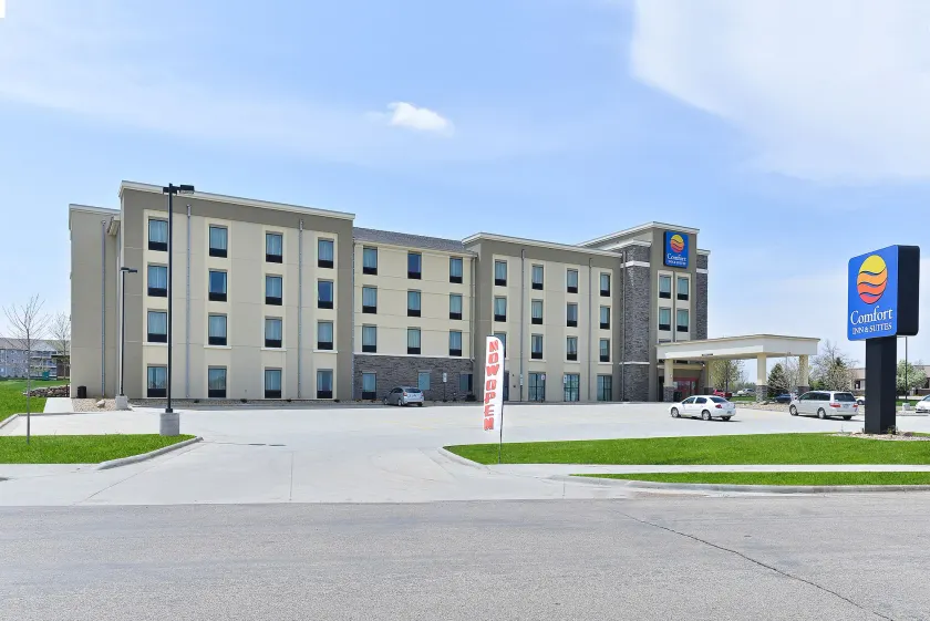Comfort Inn & Suites Avera Southwest - Hall
