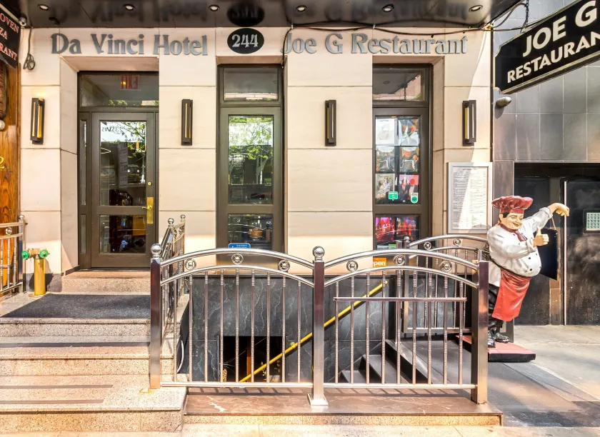 Da Vinci Hotel - Image 1