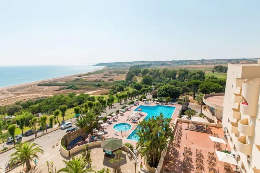 Paradise Beach Resort - Image 1