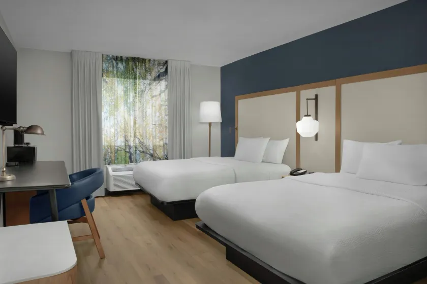 Fairfield Inn and Suites by Marriott Tampa North - Image 1