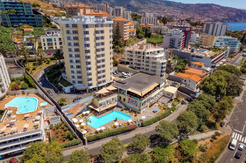 Muthu Raga Madeira Hotel - Image 1