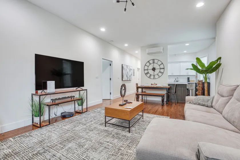 1 Mi to Metro-north! Commuters Apartment Near NYC - Image 1